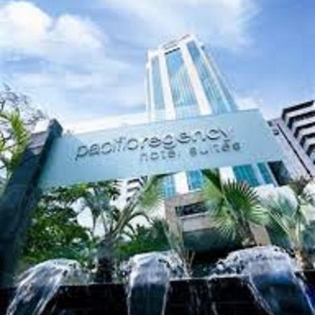 Pacific Regency Hotel Suites Kuala Lumpur Ngoại thất bức ảnh The entrance of the hotel