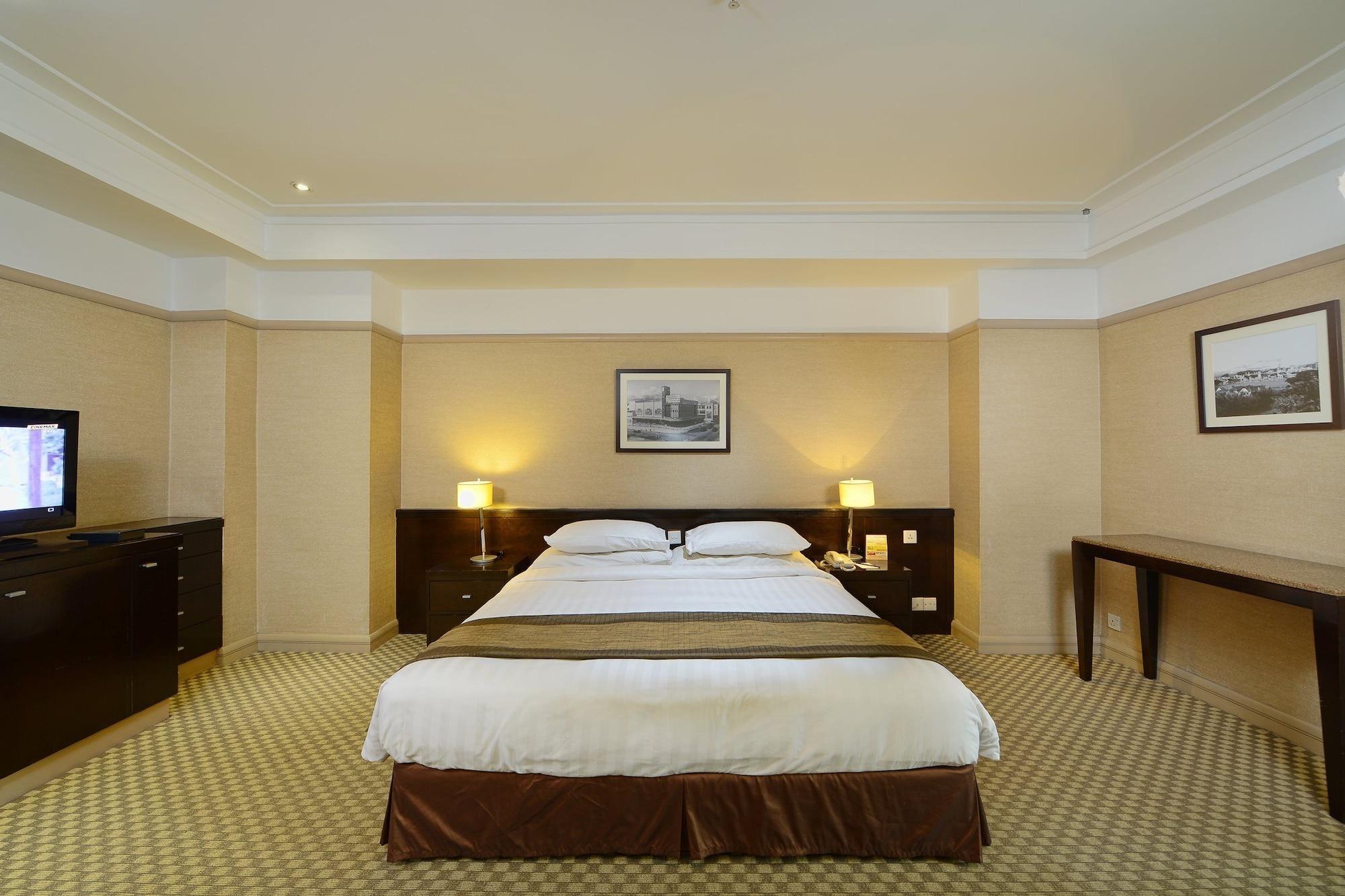 Pacific Regency Hotel Suites Kuala Lumpur Ngoại thất bức ảnh A bedroom at the hotel
