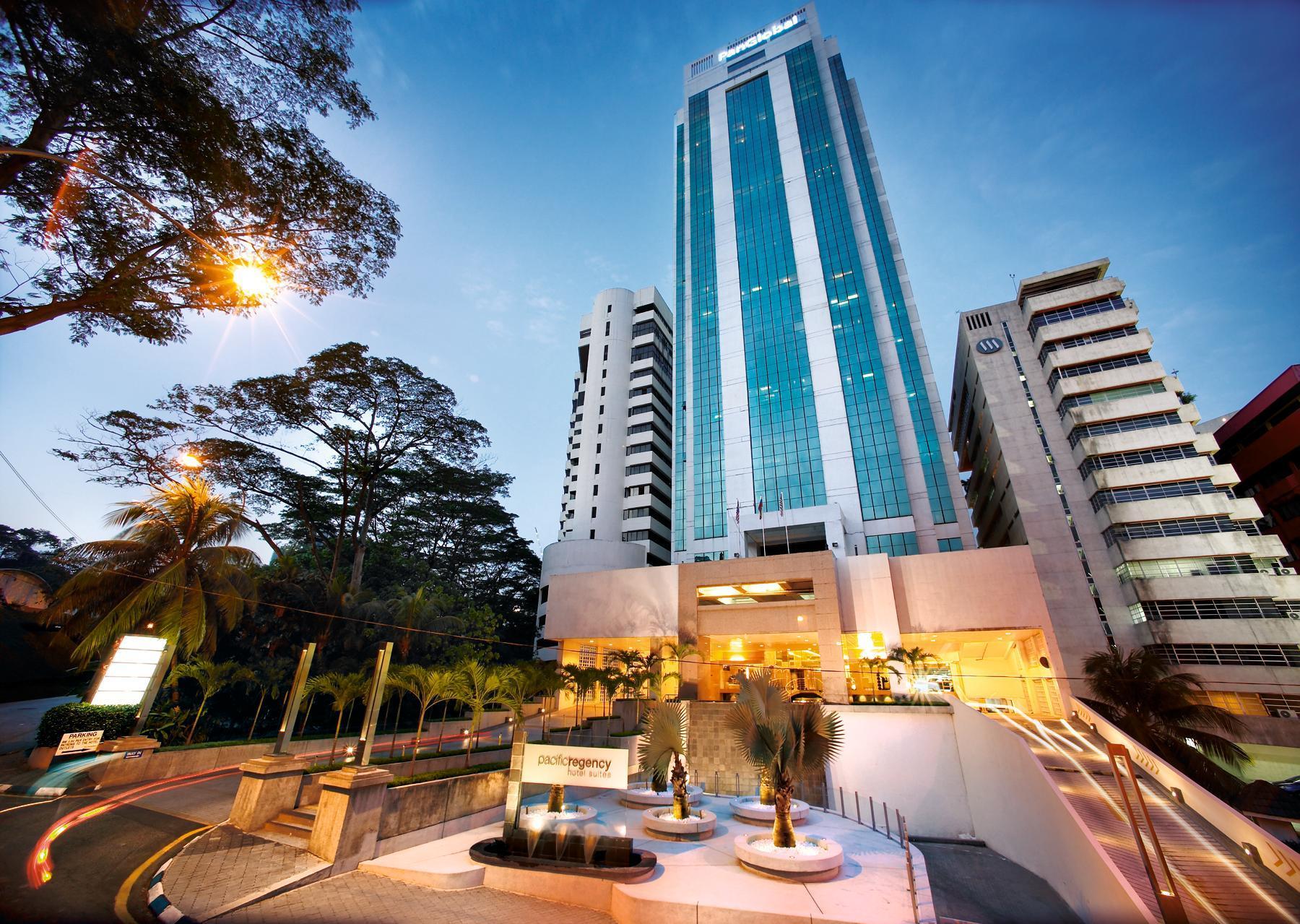 Pacific Regency Hotel Suites Kuala Lumpur Ngoại thất bức ảnh The hotel at night
