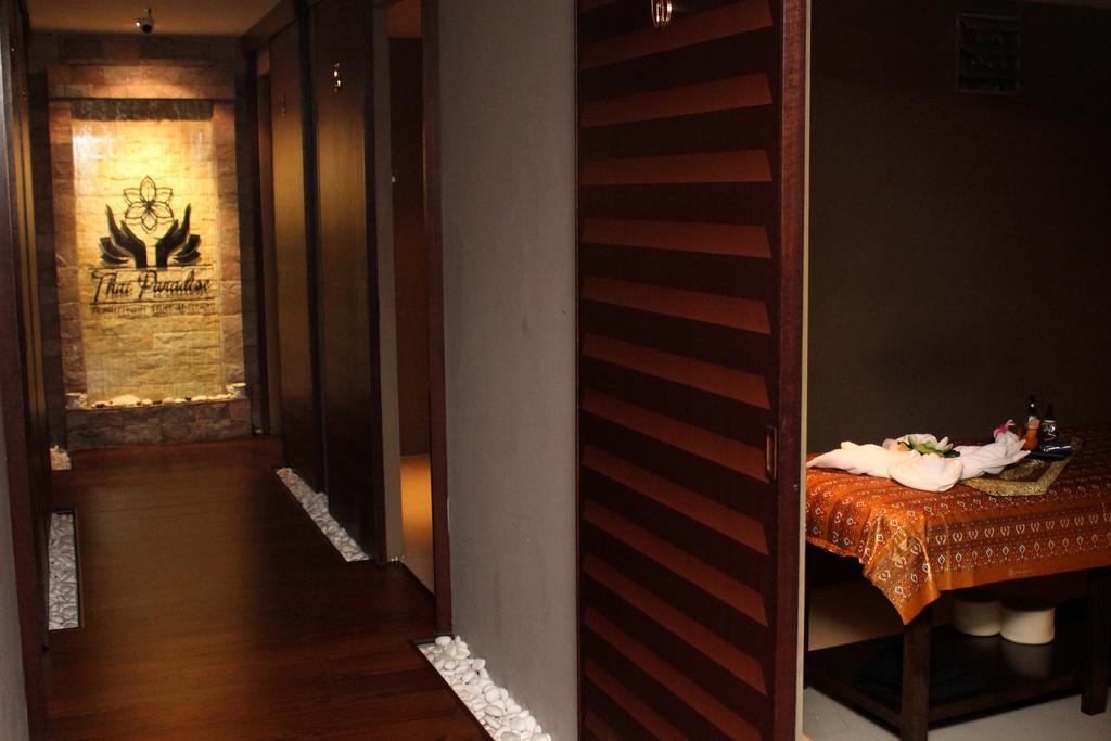 Pacific Regency Hotel Suites Kuala Lumpur Ngoại thất bức ảnh The interior of a Thai spa